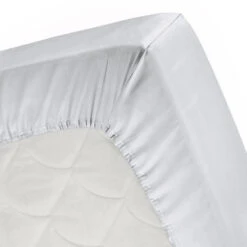 Cinderella Sundays - Hoeslaken (tot 30 Cm) - Satijn - 140x210 Cm - Light Grey 5 Cinderella Sundays - Hoeslaken (tot 30 Cm) - Satijn - 140x210 Cm - Light Grey -Bedden Bij Leen Bakker 1000030080 0101