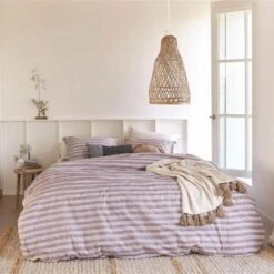 Ariadne At Home Dekbedovertrek Knit Stripes Lila-Lits-jumeaux (240 X 200/220 Cm) -Bedden Bij Leen Bakker 1000052566 0102